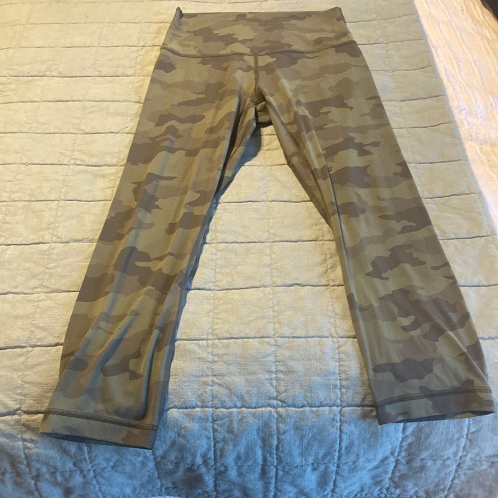 Lululemon women’s Align tights